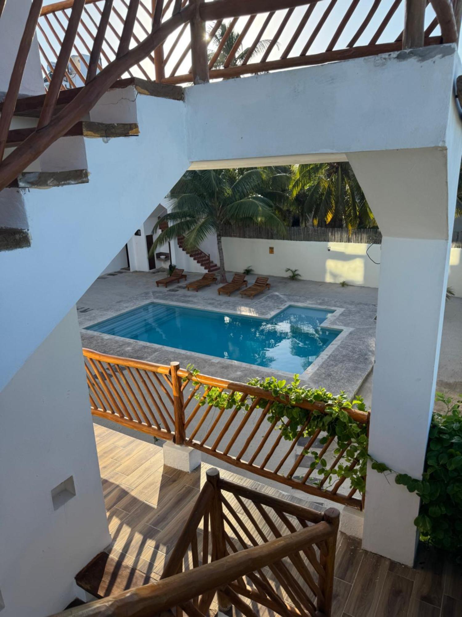 Mexhe Hotel El Cuyo Exterior foto