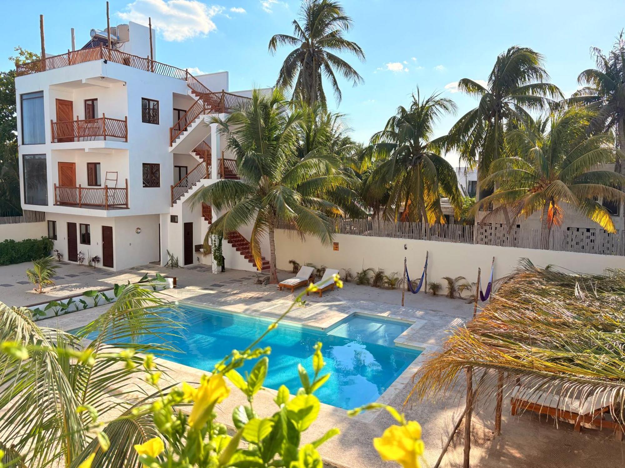 Mexhe Hotel El Cuyo Exterior foto